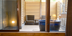 Guest room with an open-air bath in the wood(three different types)